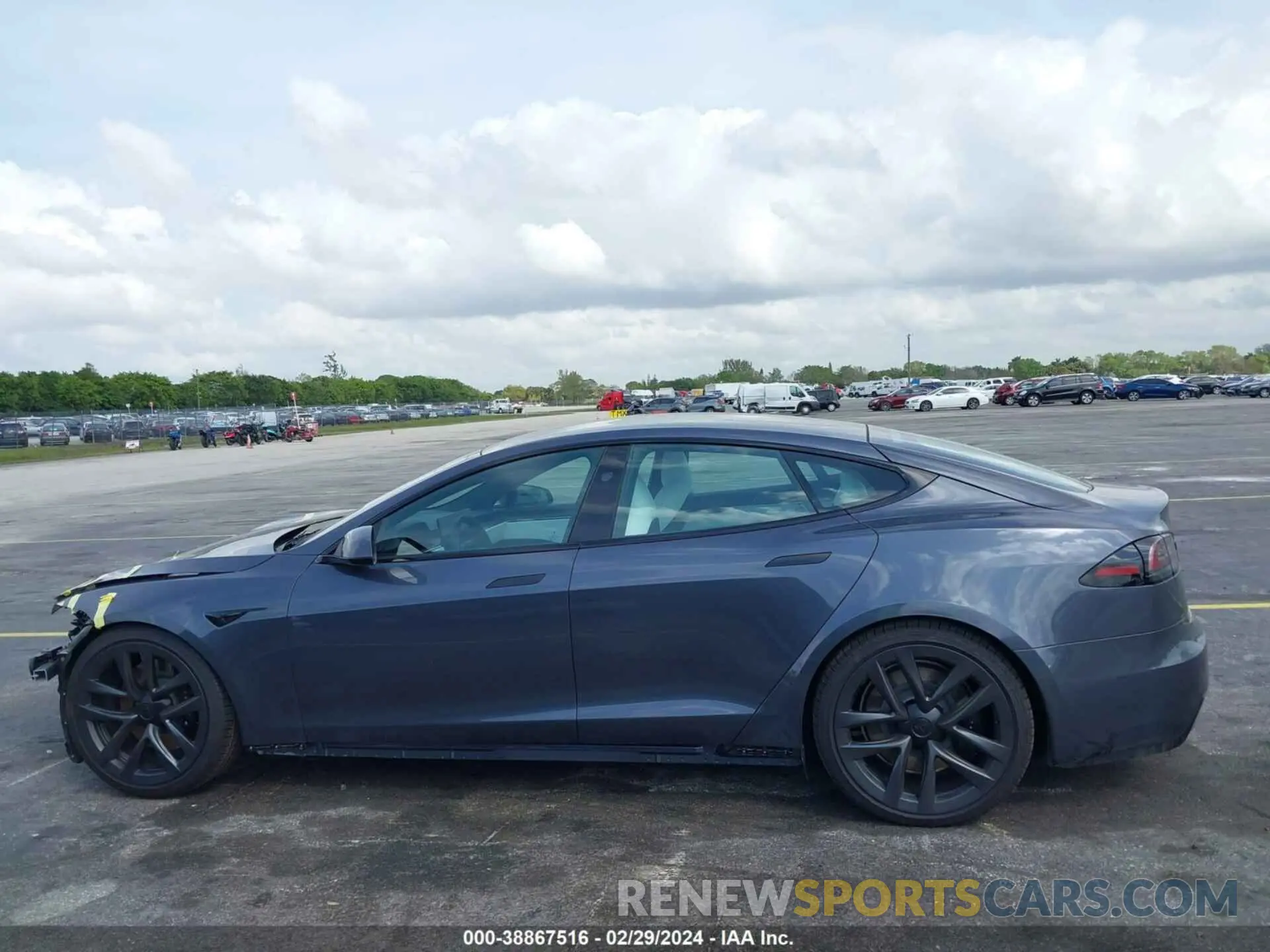 13 fotografías del automóvil dañado 5YJSA1E54PF521783 TESLA MODEL S 2023