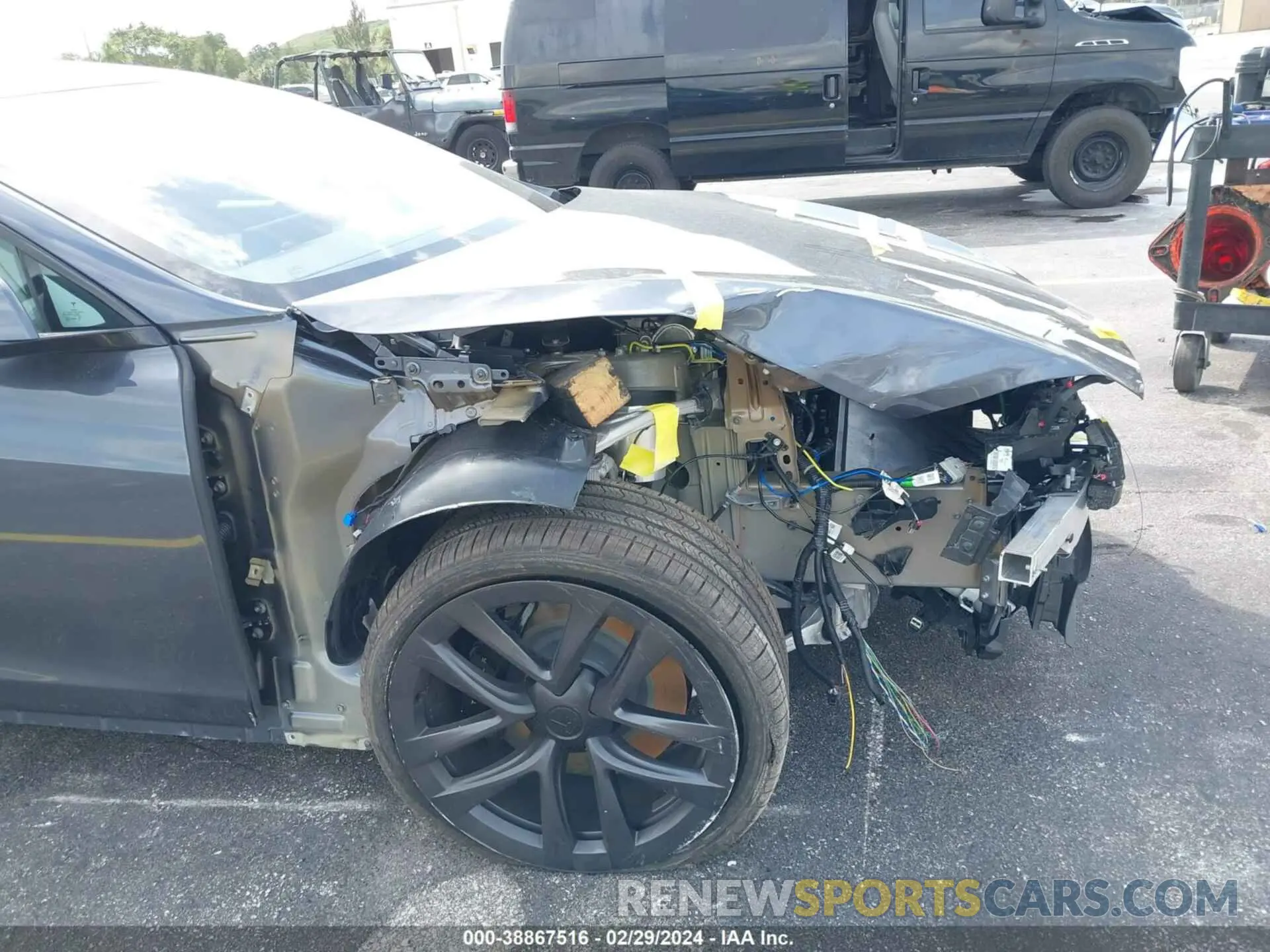 17 fotografías del automóvil dañado 5YJSA1E54PF521783 TESLA MODEL S 2023