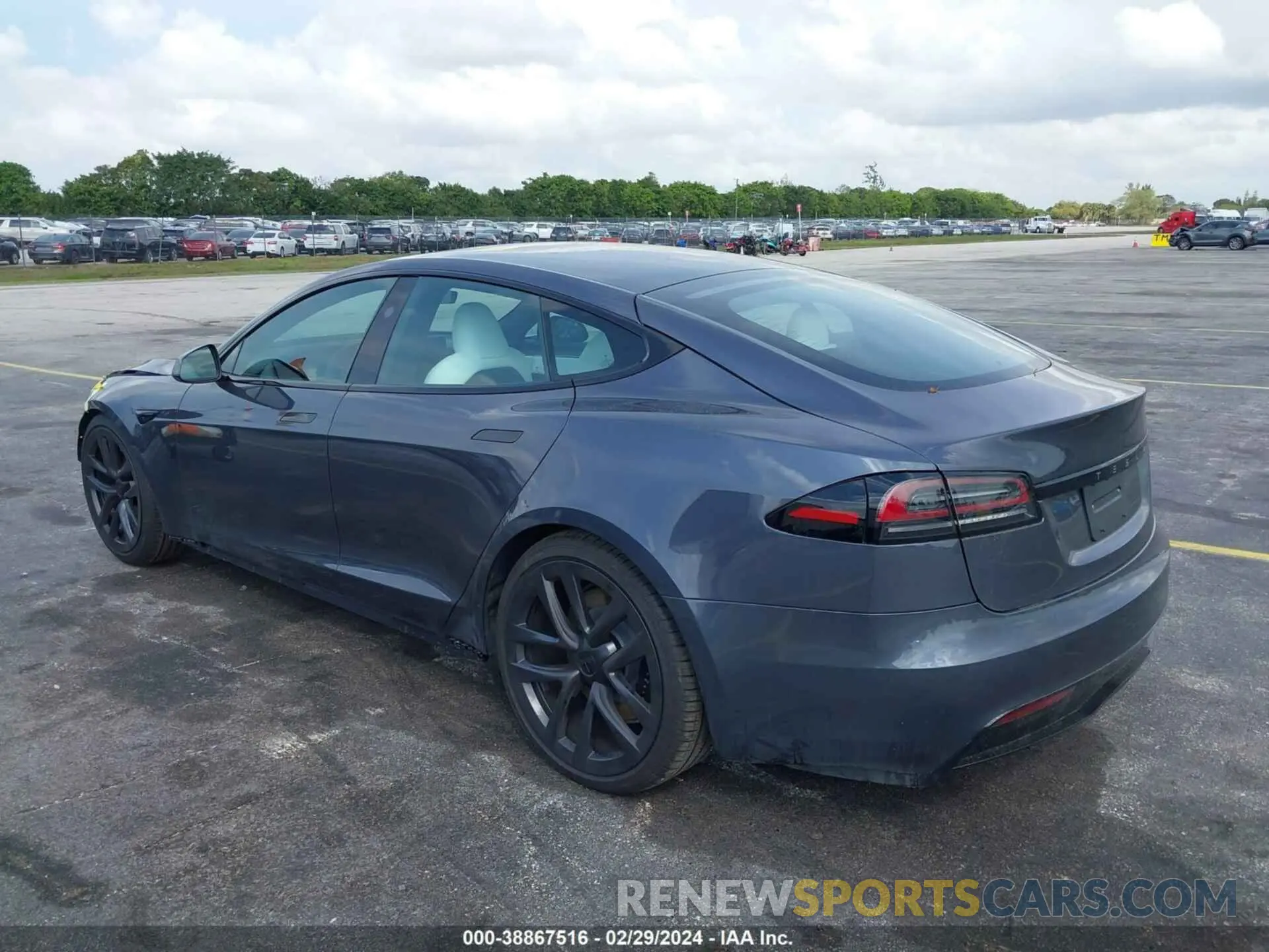 3 fotografías del automóvil dañado 5YJSA1E54PF521783 TESLA MODEL S 2023
