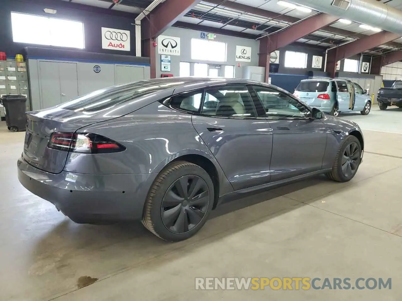 3 fotografías del automóvil dañado 5YJSA1E55PF499423 TESLA MODEL S 2023