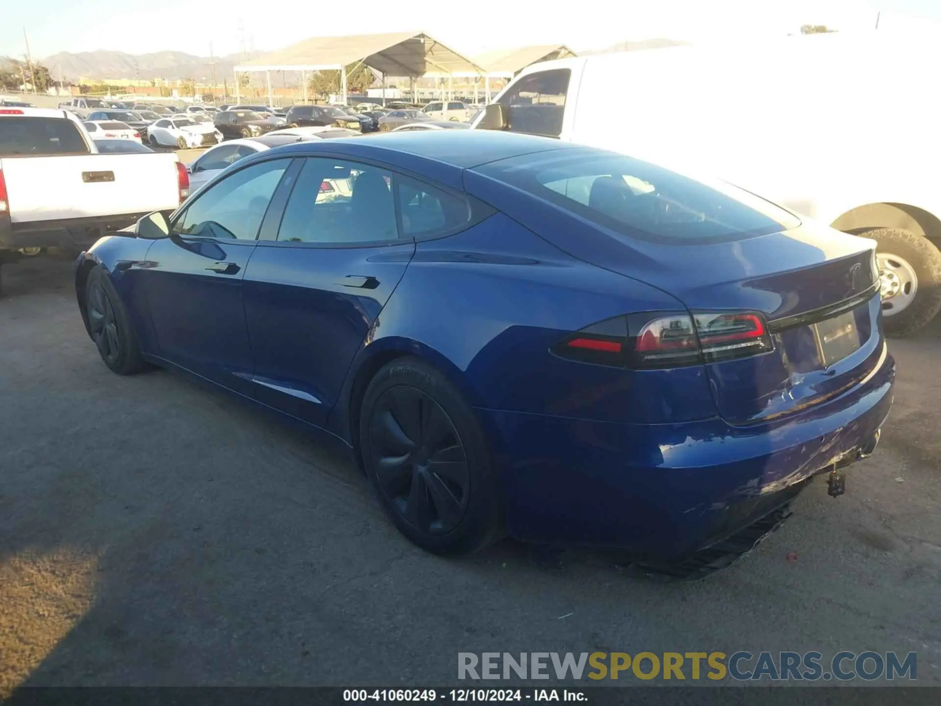 3 fotografías del automóvil dañado 5YJSA1E55PF500473 TESLA MODEL S 2023