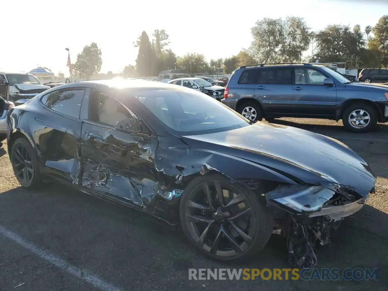 4 fotografías del automóvil dañado 5YJSA1E55PF500926 TESLA MODEL S 2023
