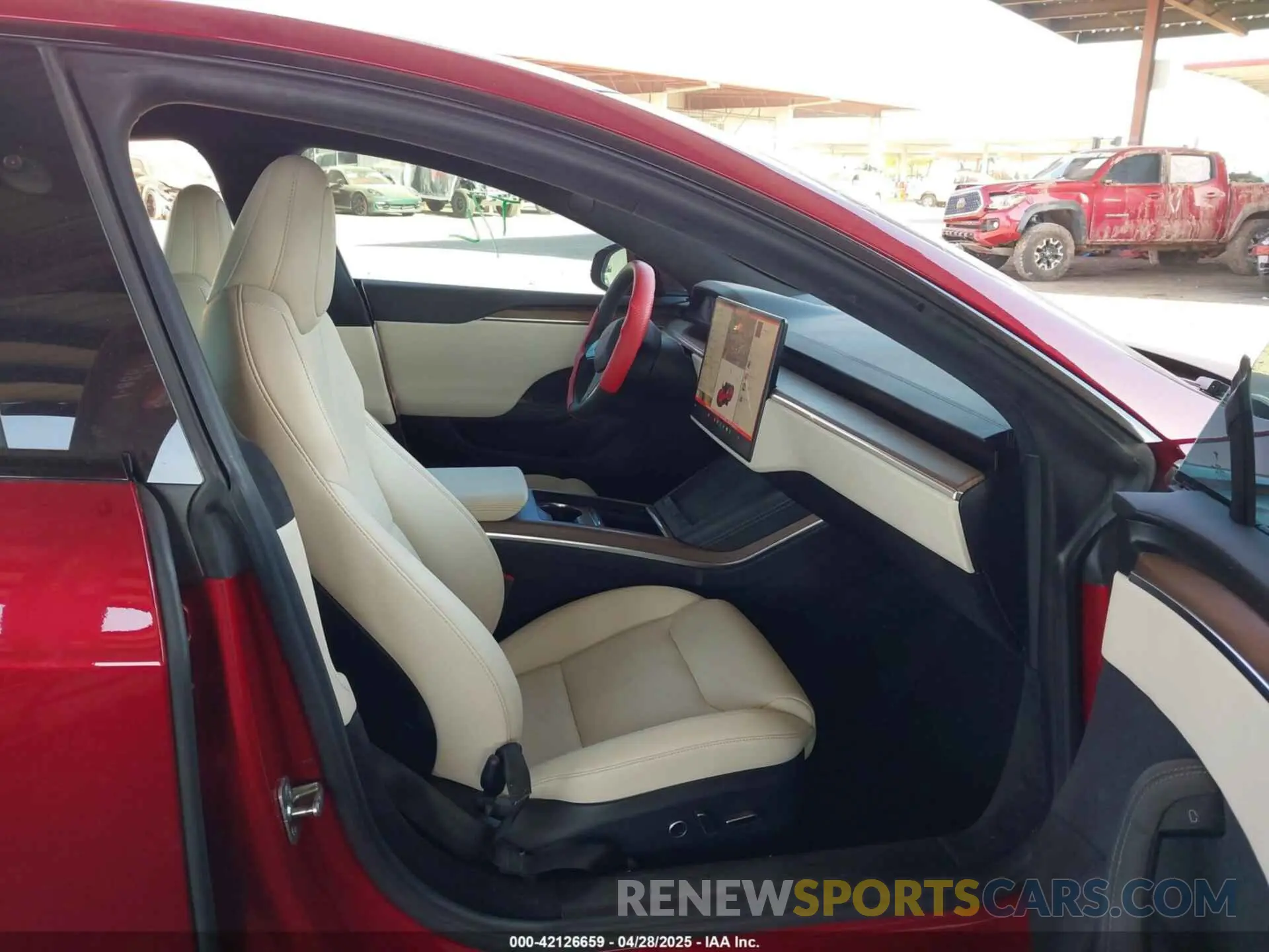 5 fotografías del automóvil dañado 5YJSA1E55PF513708 TESLA MODEL S 2023