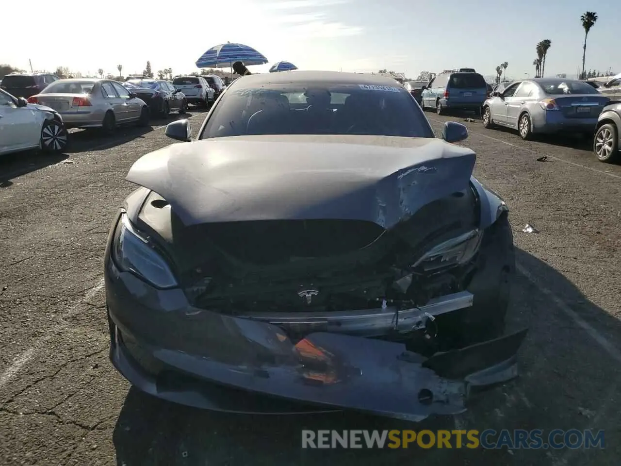 5 fotografías del automóvil dañado 5YJSA1E55PF522232 TESLA MODEL S 2023