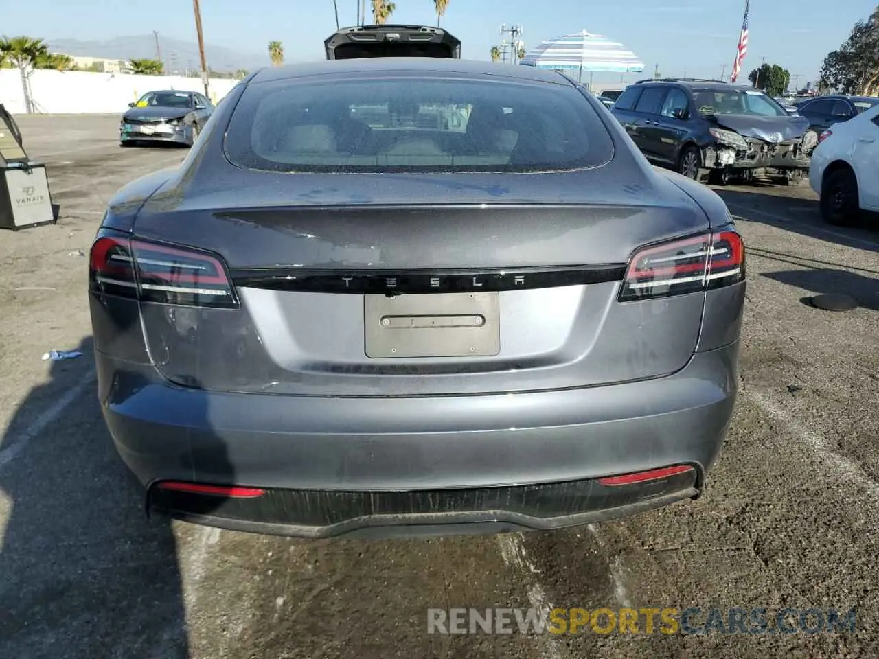 6 fotografías del automóvil dañado 5YJSA1E55PF522232 TESLA MODEL S 2023