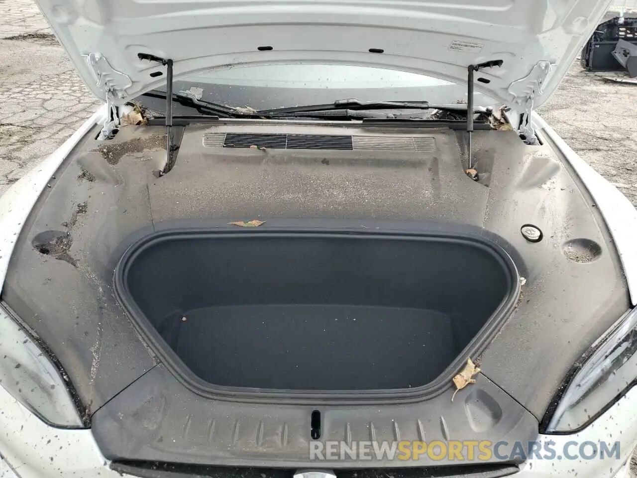 11 fotografías del automóvil dañado 5YJSA1E56PF511207 TESLA MODEL S 2023
