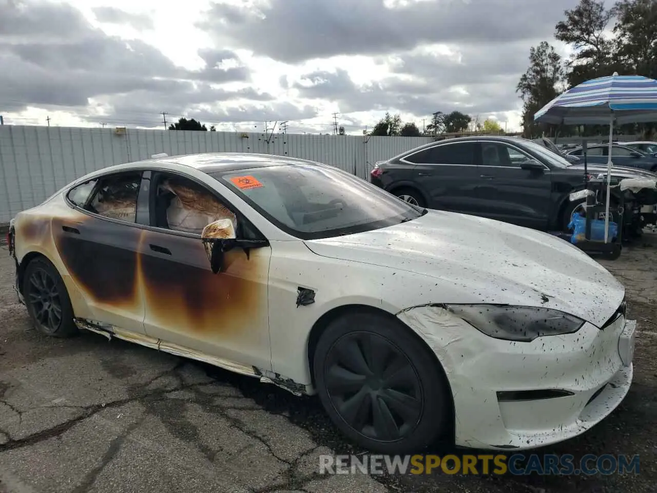 4 fotografías del automóvil dañado 5YJSA1E56PF511207 TESLA MODEL S 2023