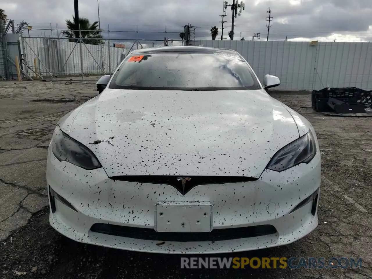 5 fotografías del automóvil dañado 5YJSA1E56PF511207 TESLA MODEL S 2023
