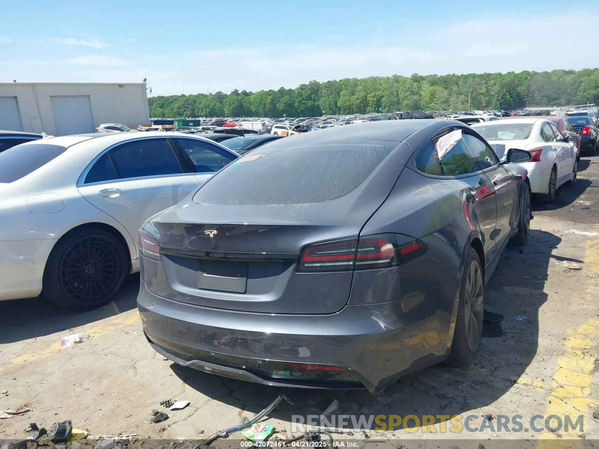 4 fotografías del automóvil dañado 5YJSA1E57PF499455 TESLA MODEL S 2023