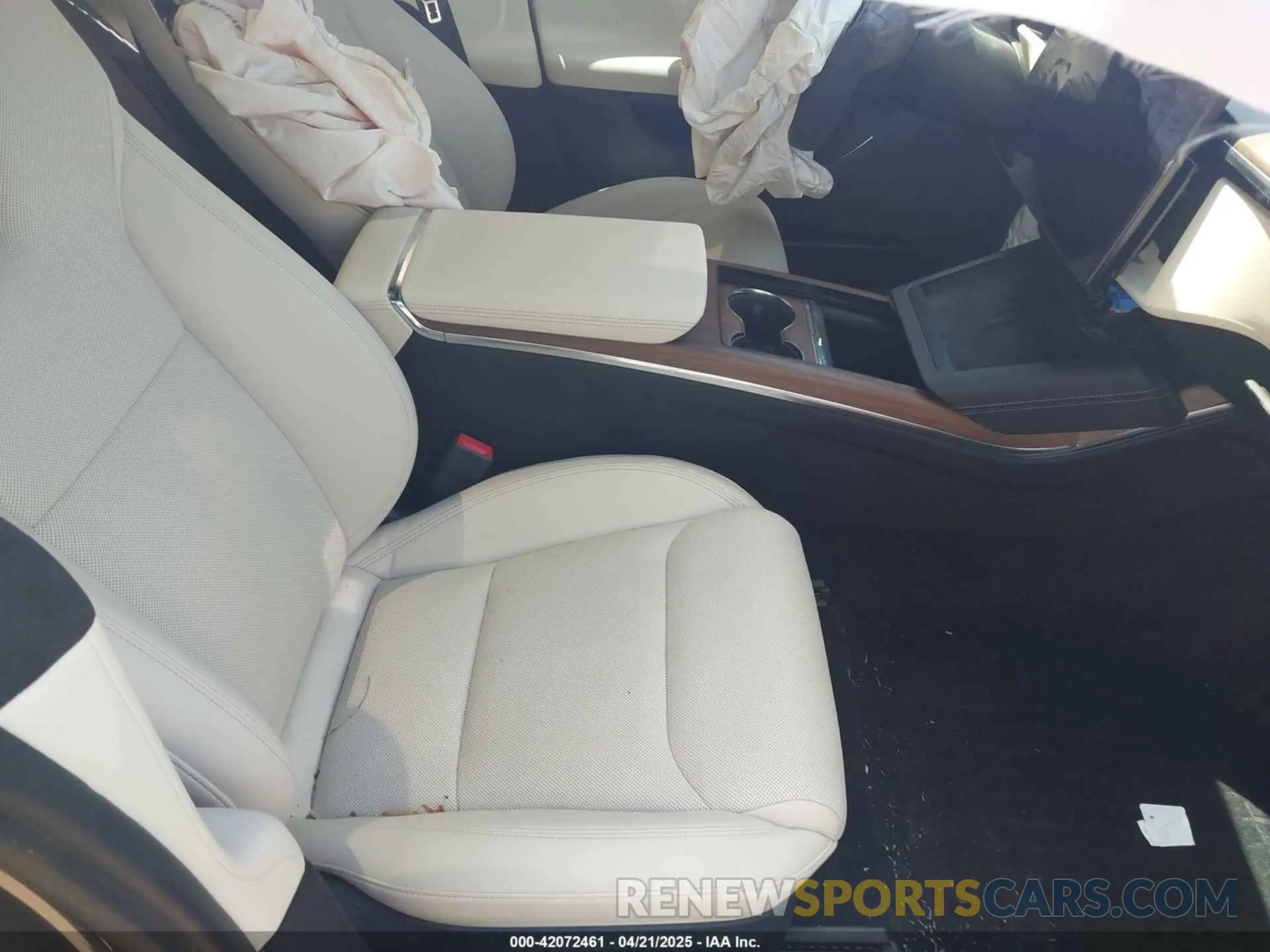 5 fotografías del automóvil dañado 5YJSA1E57PF499455 TESLA MODEL S 2023