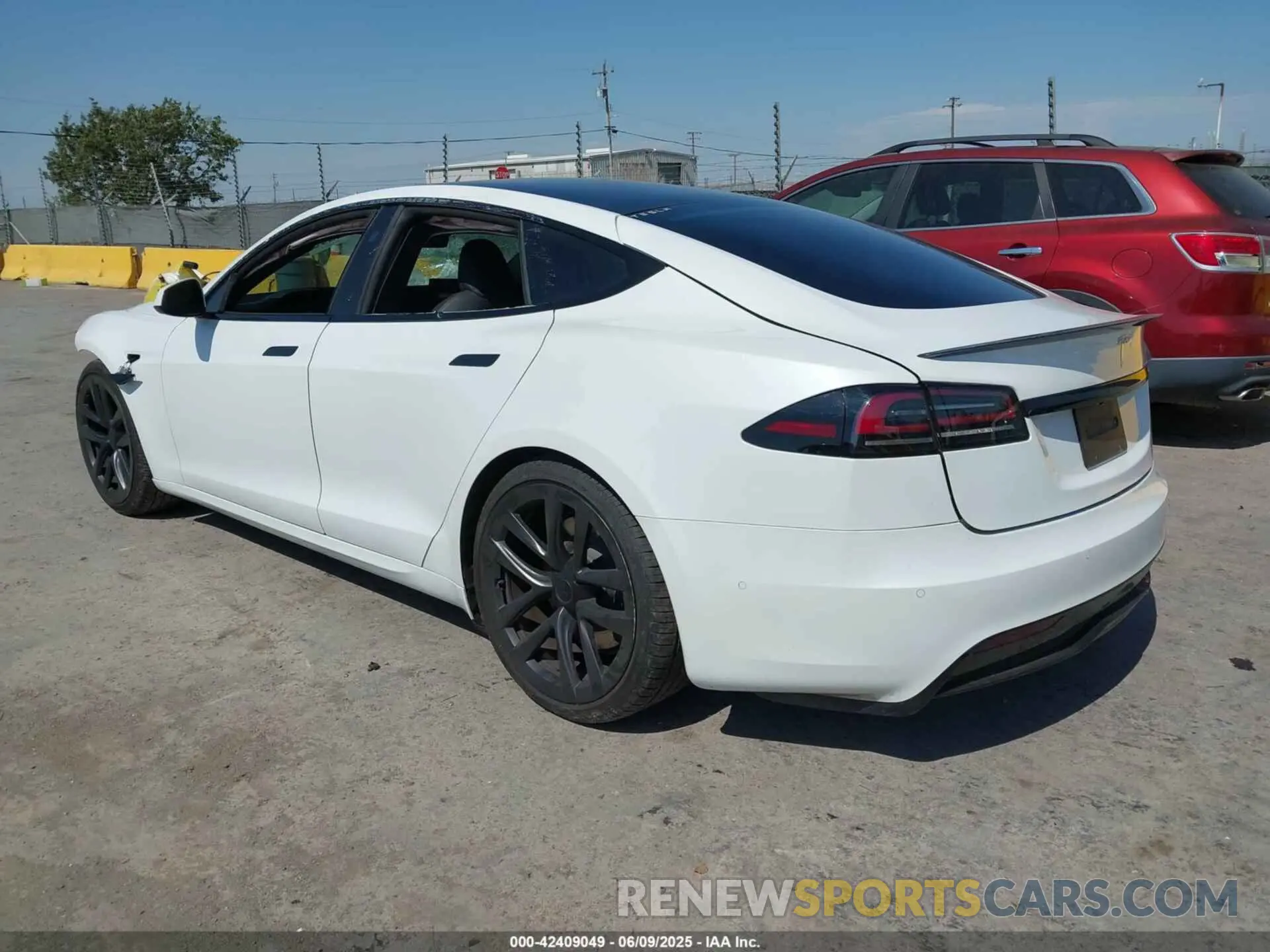 3 fotografías del automóvil dañado 5YJSA1E59PF500816 TESLA MODEL S 2023