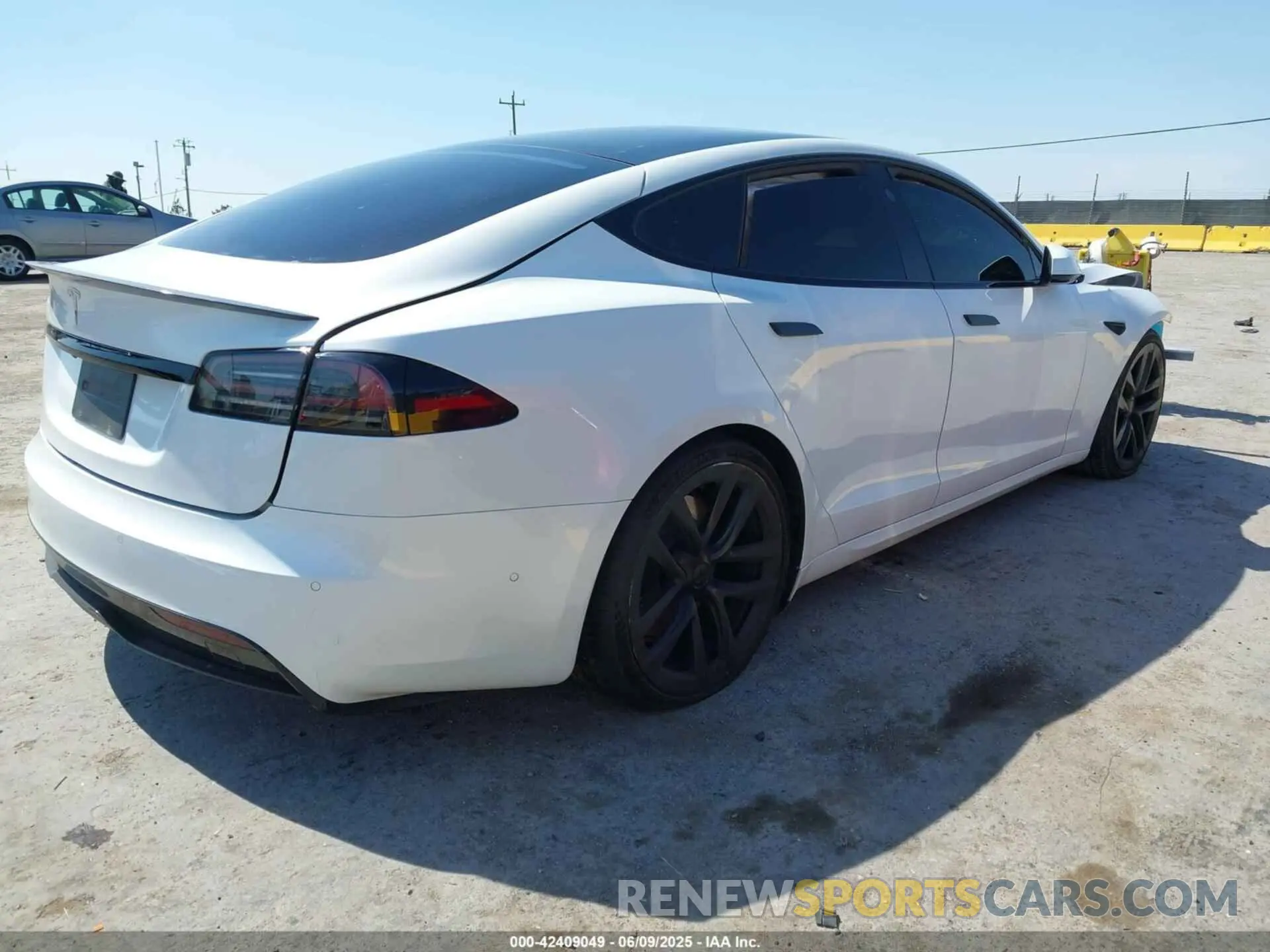 4 fotografías del automóvil dañado 5YJSA1E59PF500816 TESLA MODEL S 2023
