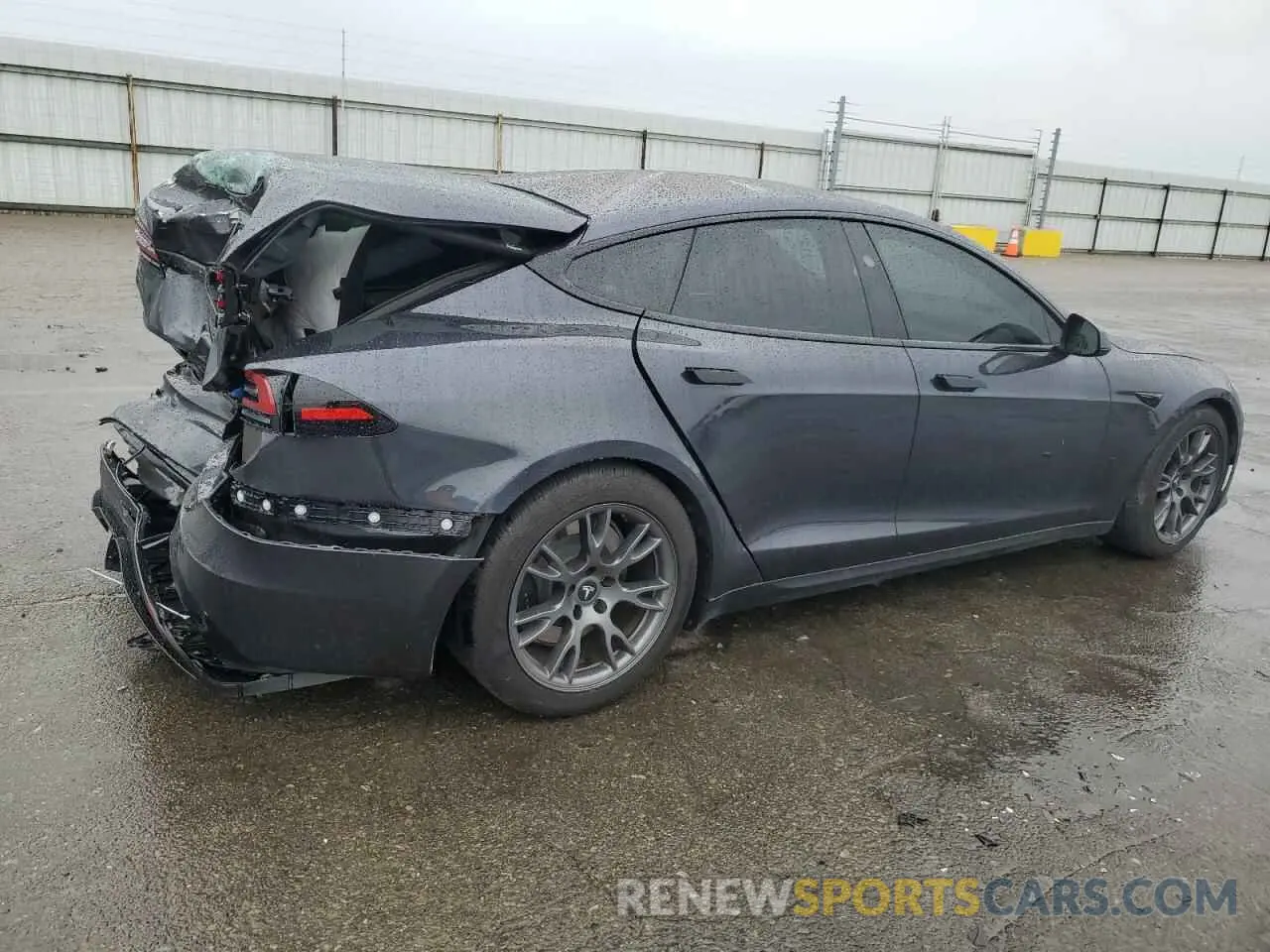 3 fotografías del automóvil dañado 5YJSA1E59PF527952 TESLA MODEL S 2023