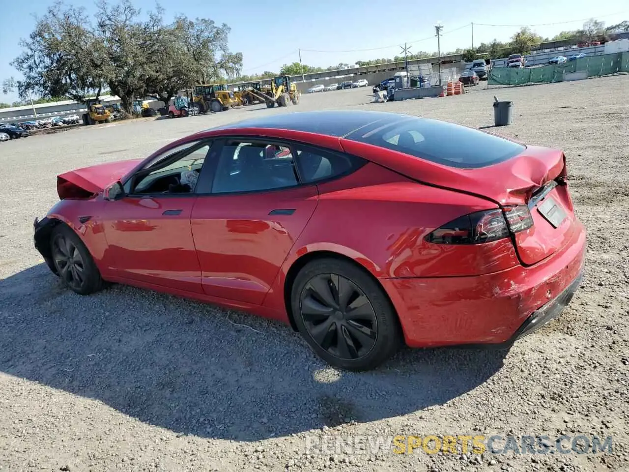 2 fotografías del automóvil dañado 5YJSA1E5XPF499692 TESLA MODEL S 2023