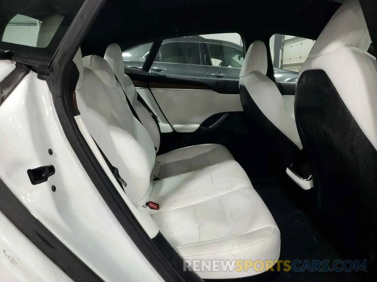 10 fotografías del automóvil dañado 5YJSA1E5XPF500758 TESLA MODEL S 2023