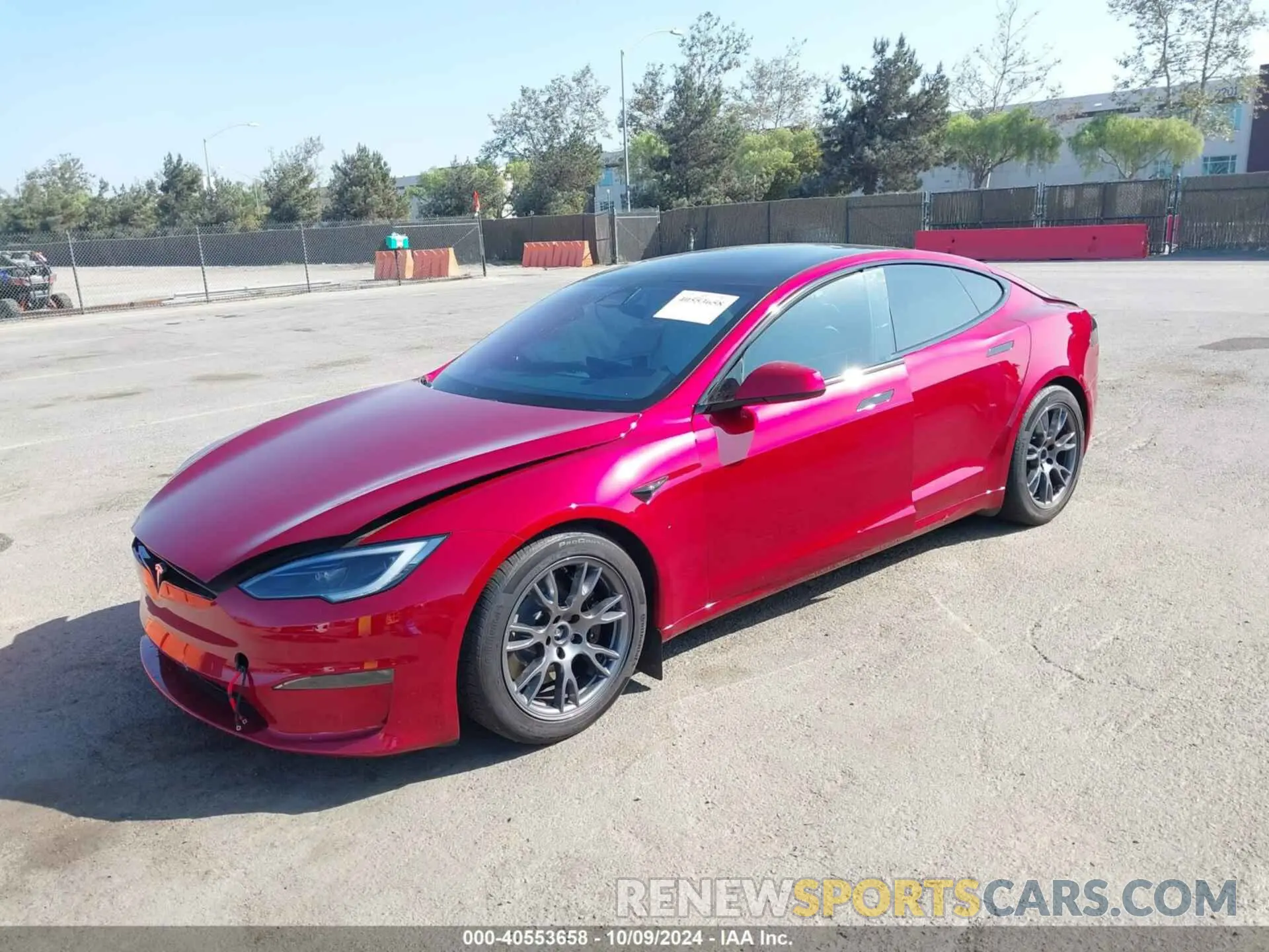2 fotografías del automóvil dañado 5YJSA1E5XPF522145 TESLA MODEL S 2023