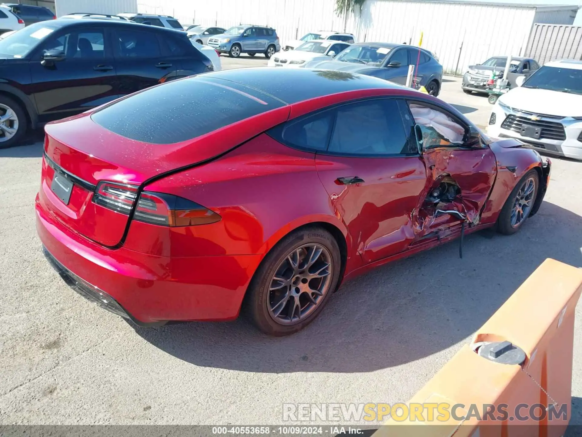 4 fotografías del automóvil dañado 5YJSA1E5XPF522145 TESLA MODEL S 2023