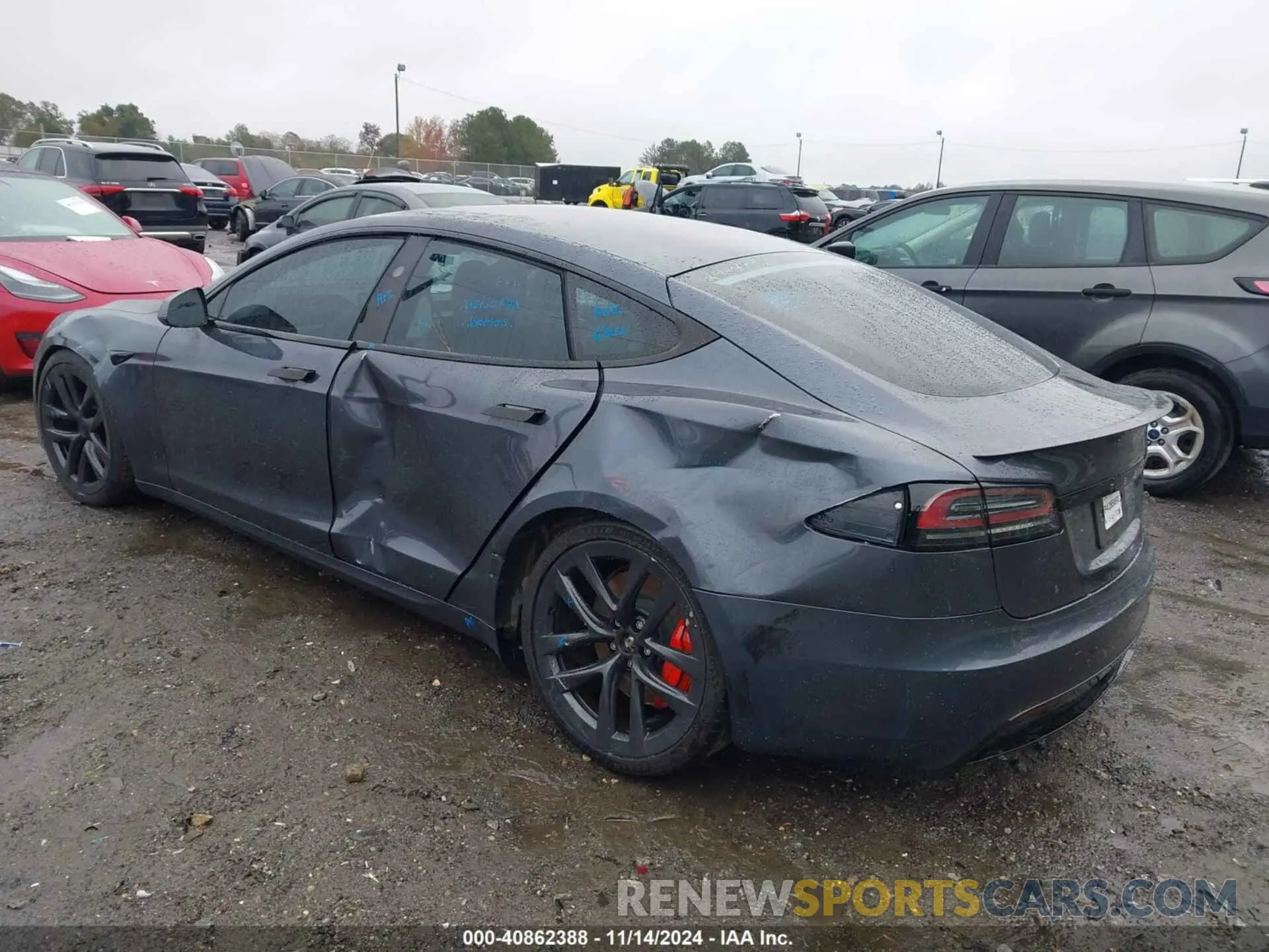 3 fotografías del automóvil dañado 5YJSA1E63PF502862 TESLA MODEL S 2023