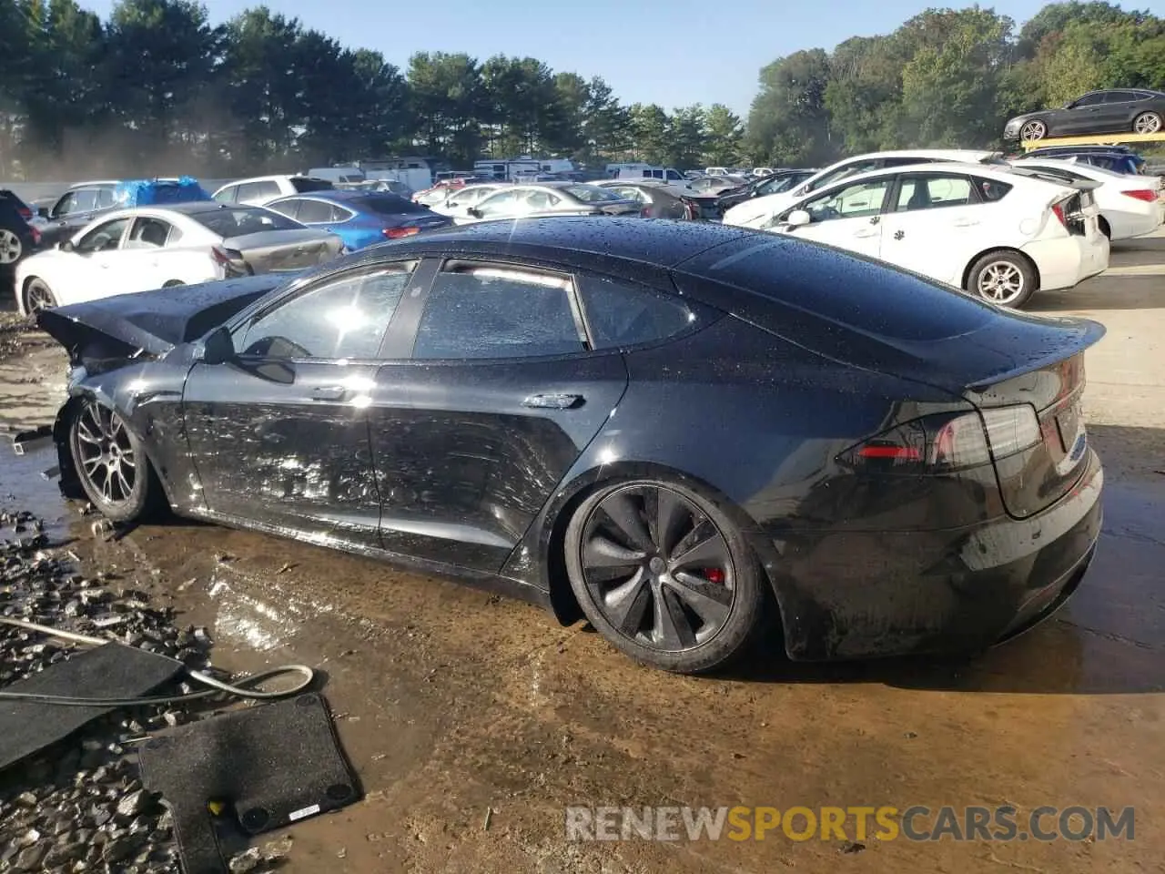 2 fotografías del automóvil dañado 5YJSA1E63PF524294 TESLA MODEL S 2023
