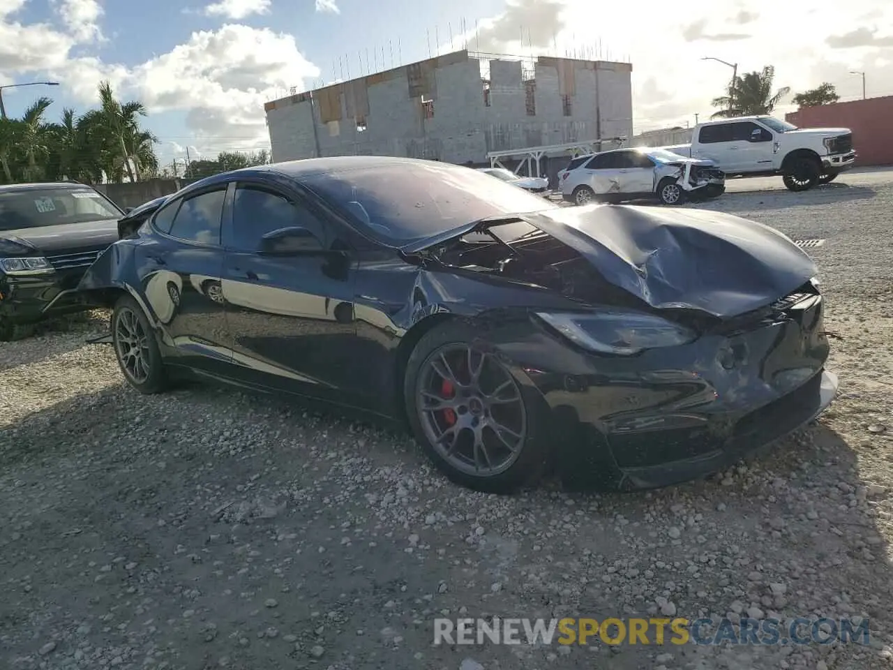 4 fotografías del automóvil dañado 5YJSA1E64PF513465 TESLA MODEL S 2023