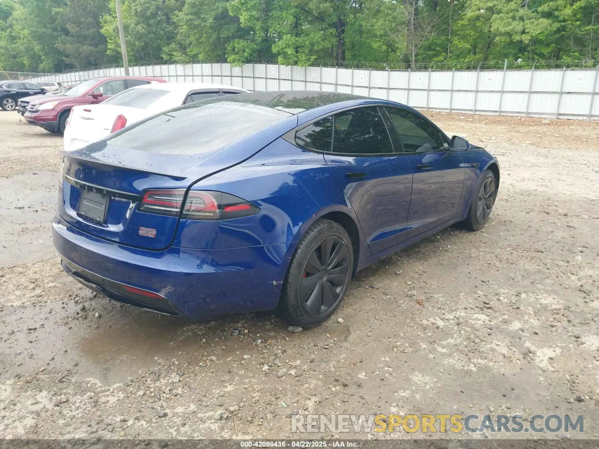 4 fotografías del automóvil dañado 5YJSA1E64PF525308 TESLA MODEL S 2023