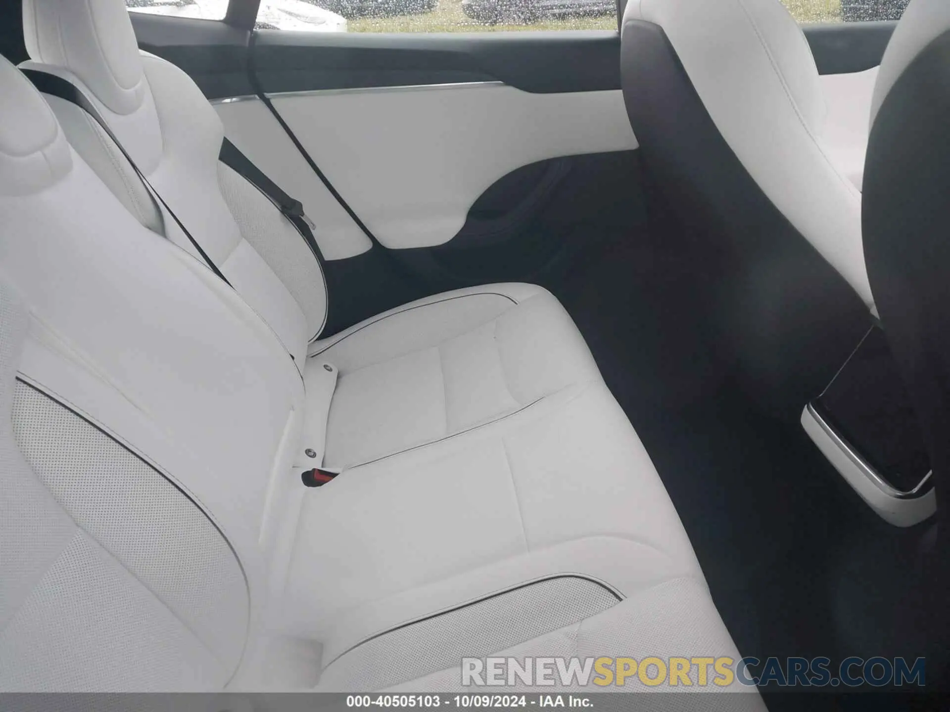 8 fotografías del automóvil dañado 5YJSA1E65PF528105 TESLA MODEL S 2023