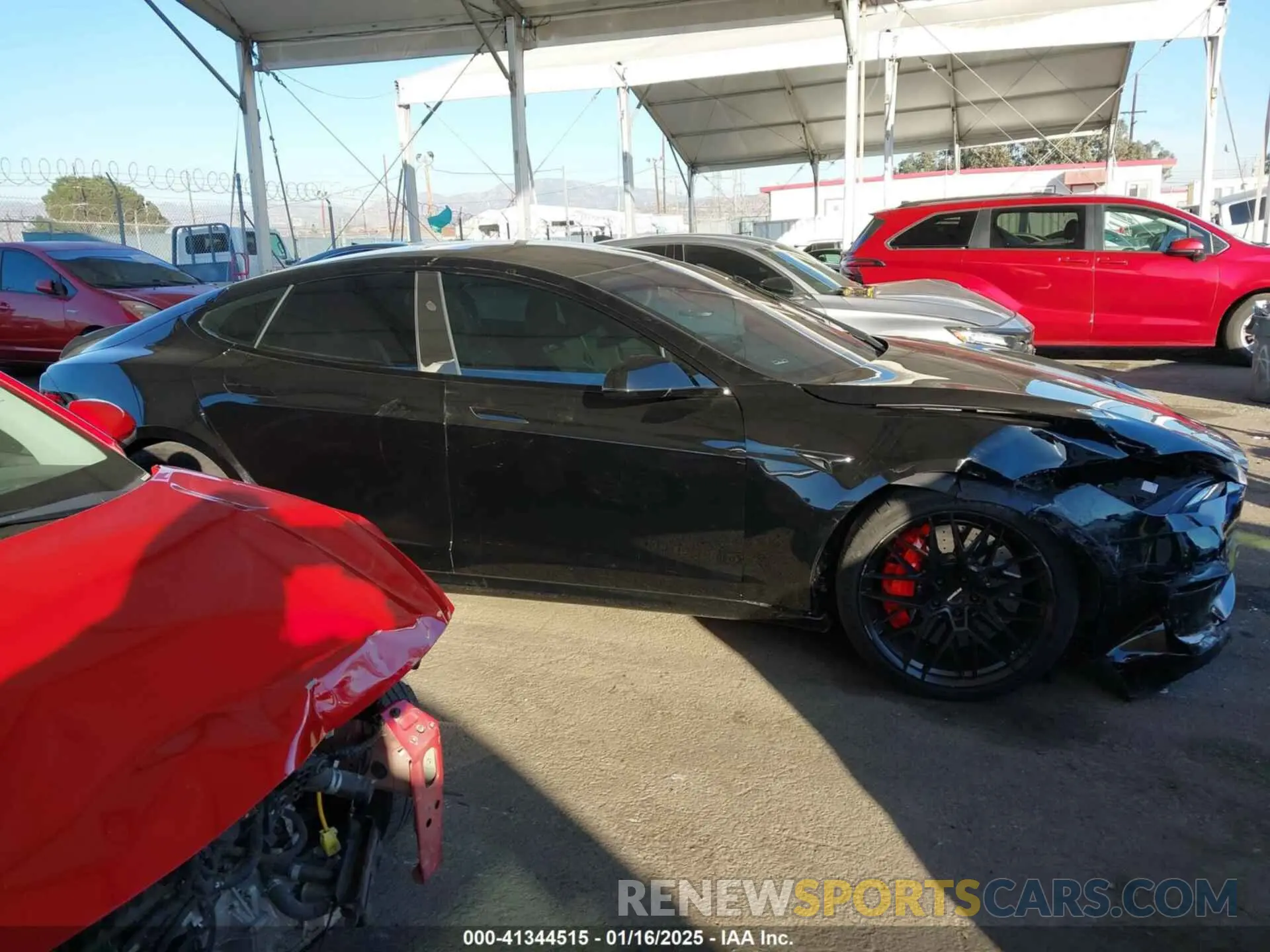 13 fotografías del automóvil dañado 5YJSA1E66PF518117 TESLA MODEL S 2023
