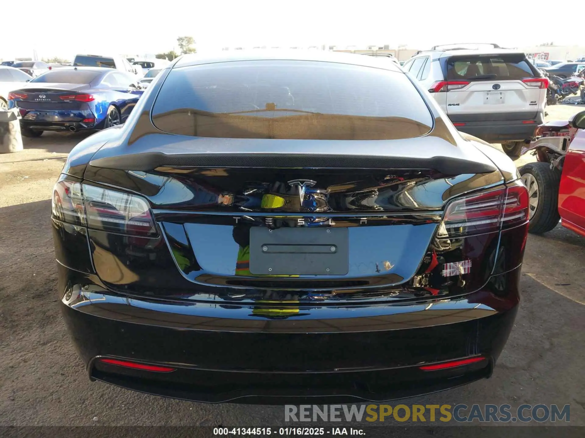 16 fotografías del automóvil dañado 5YJSA1E66PF518117 TESLA MODEL S 2023
