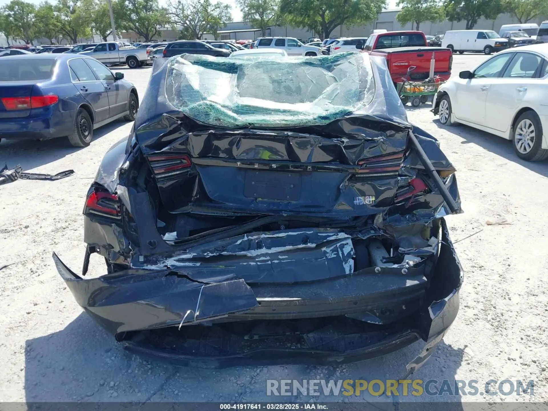 15 fotografías del automóvil dañado 5YJSA1E66PF528906 TESLA MODEL S 2023