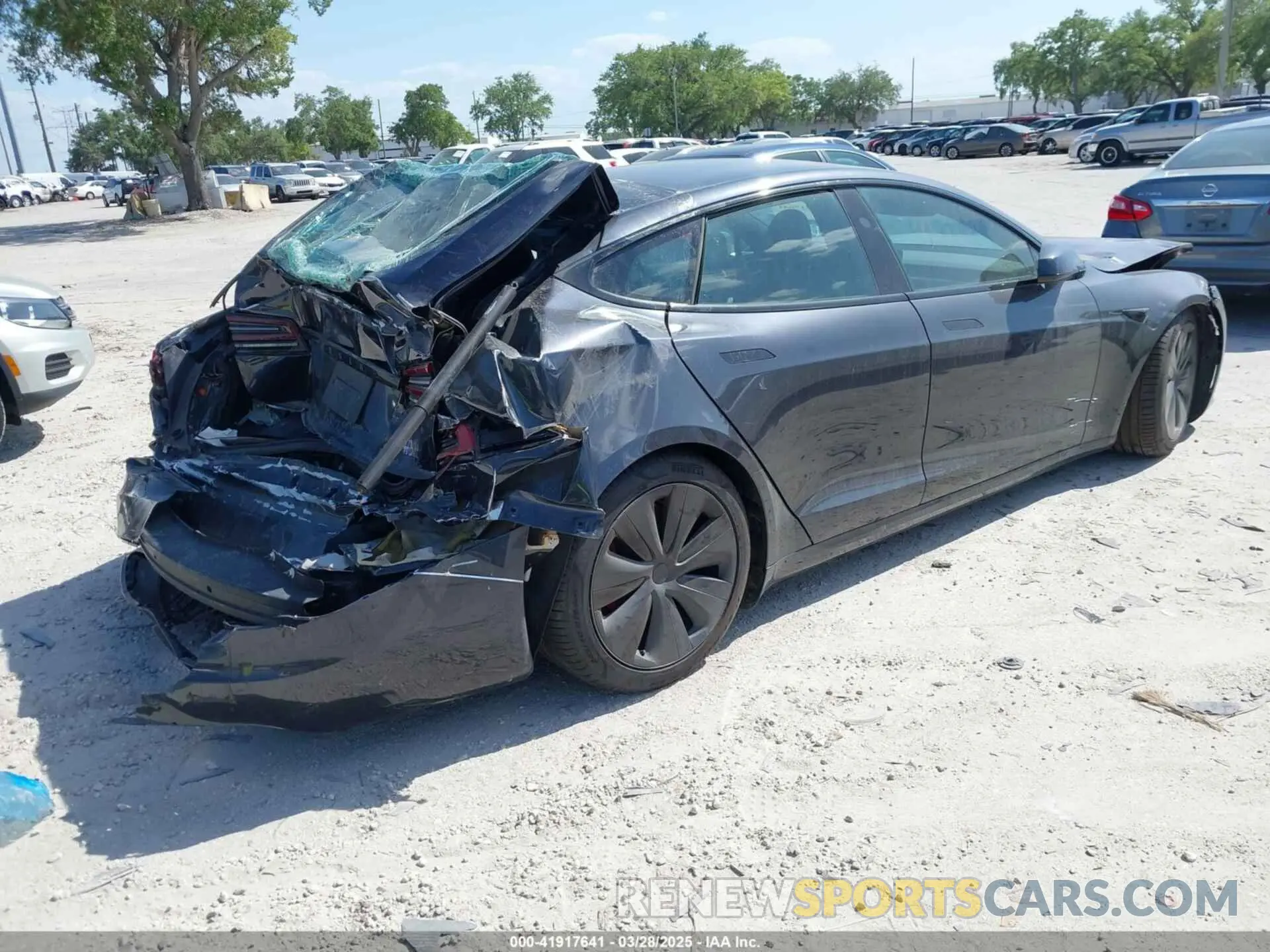 4 fotografías del automóvil dañado 5YJSA1E66PF528906 TESLA MODEL S 2023