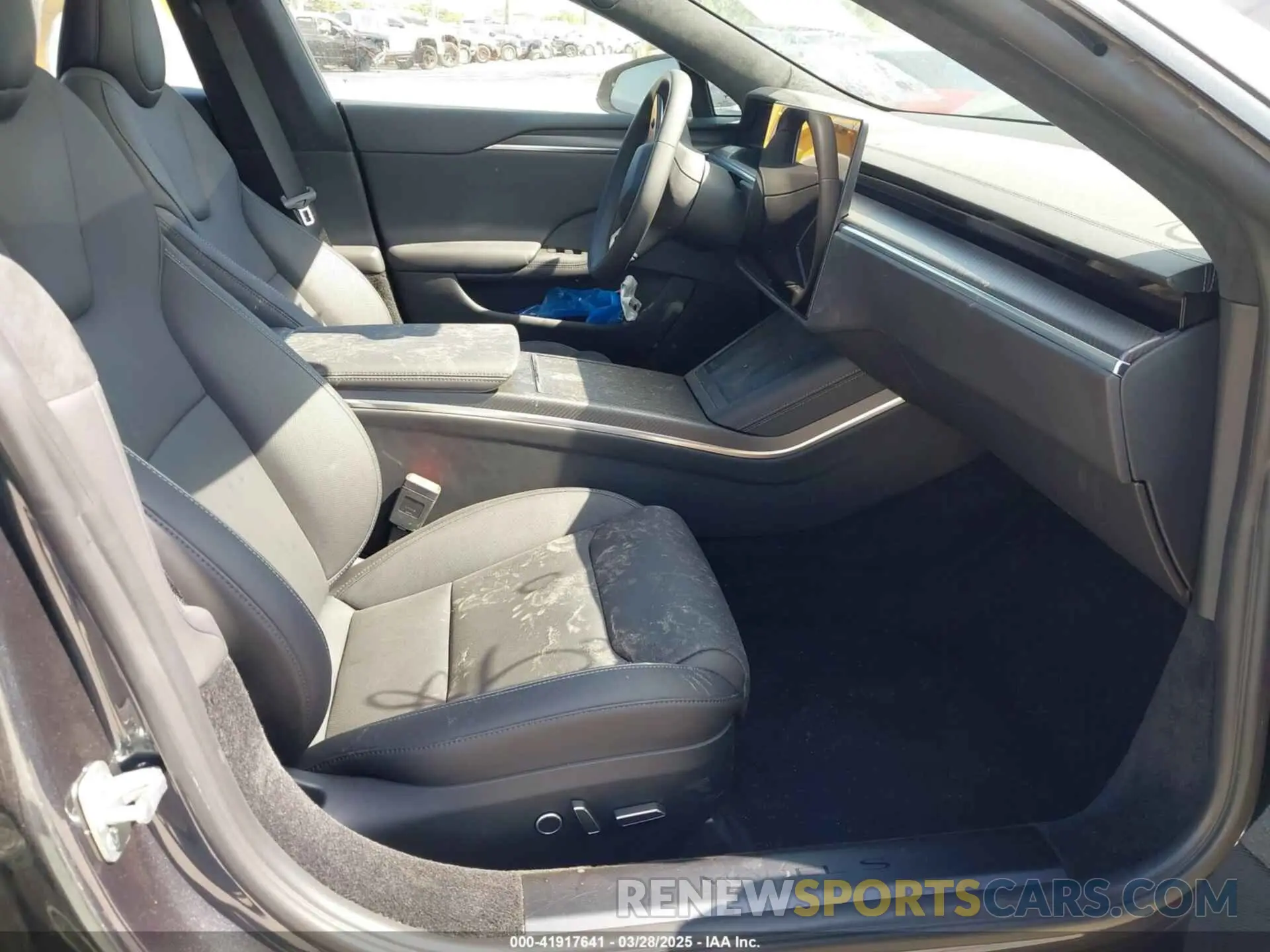 5 fotografías del automóvil dañado 5YJSA1E66PF528906 TESLA MODEL S 2023