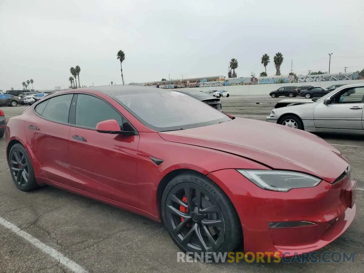 4 fotografías del automóvil dañado 5YJSA1E67PF522807 TESLA MODEL S 2023