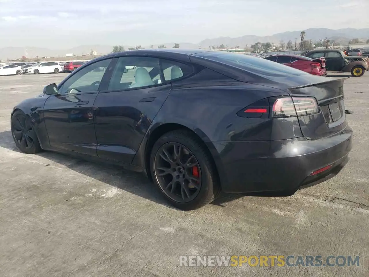 2 fotografías del automóvil dañado 5YJSA1E67PF528820 TESLA MODEL S 2023