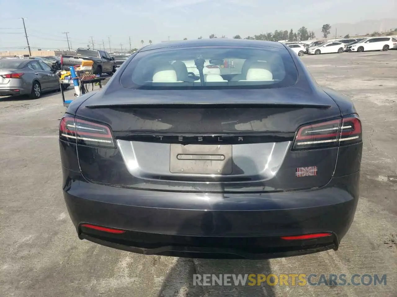 6 fotografías del automóvil dañado 5YJSA1E67PF528820 TESLA MODEL S 2023
