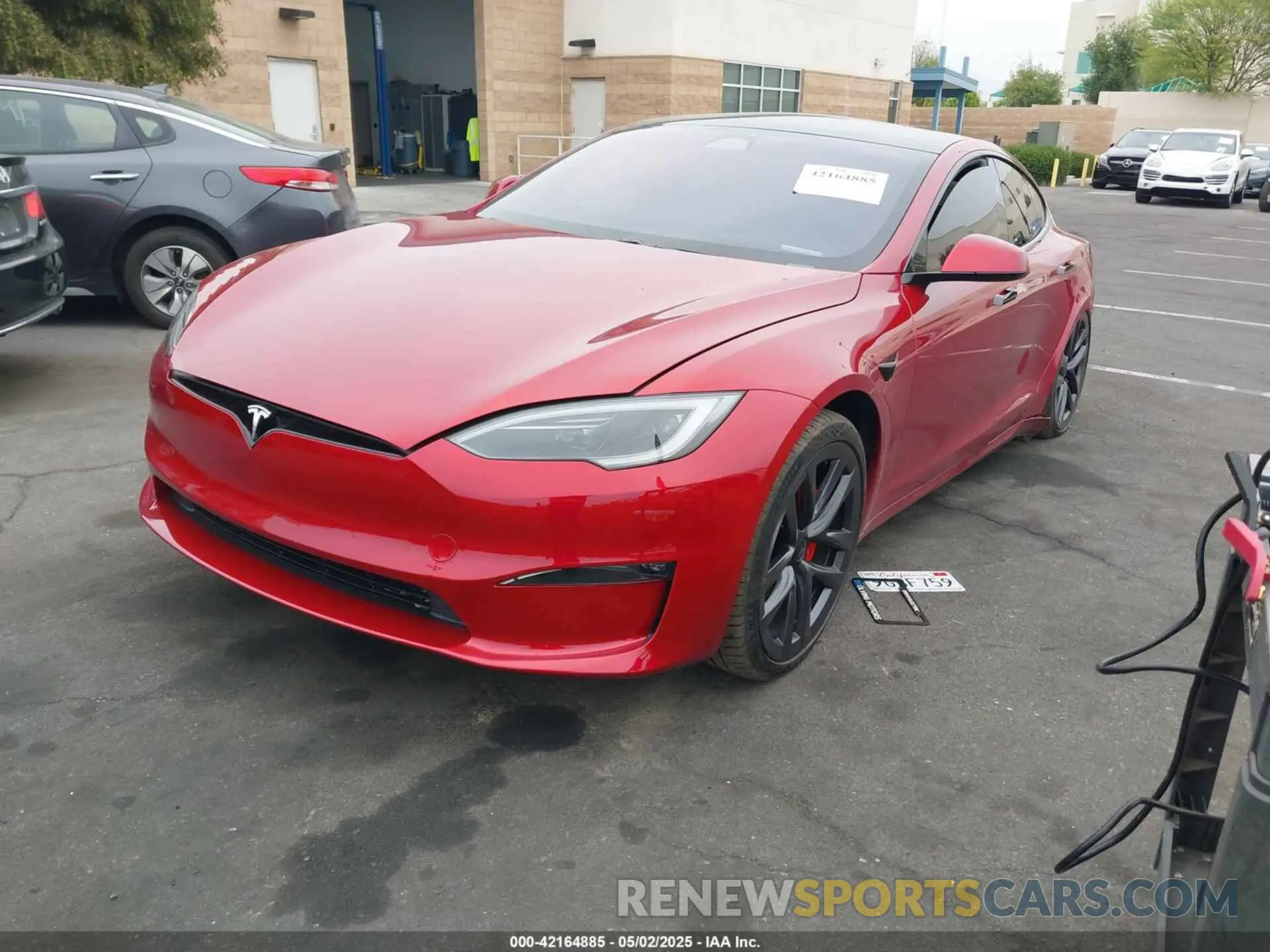 2 fotografías del automóvil dañado 5YJSA1E69PF510559 TESLA MODEL S 2023