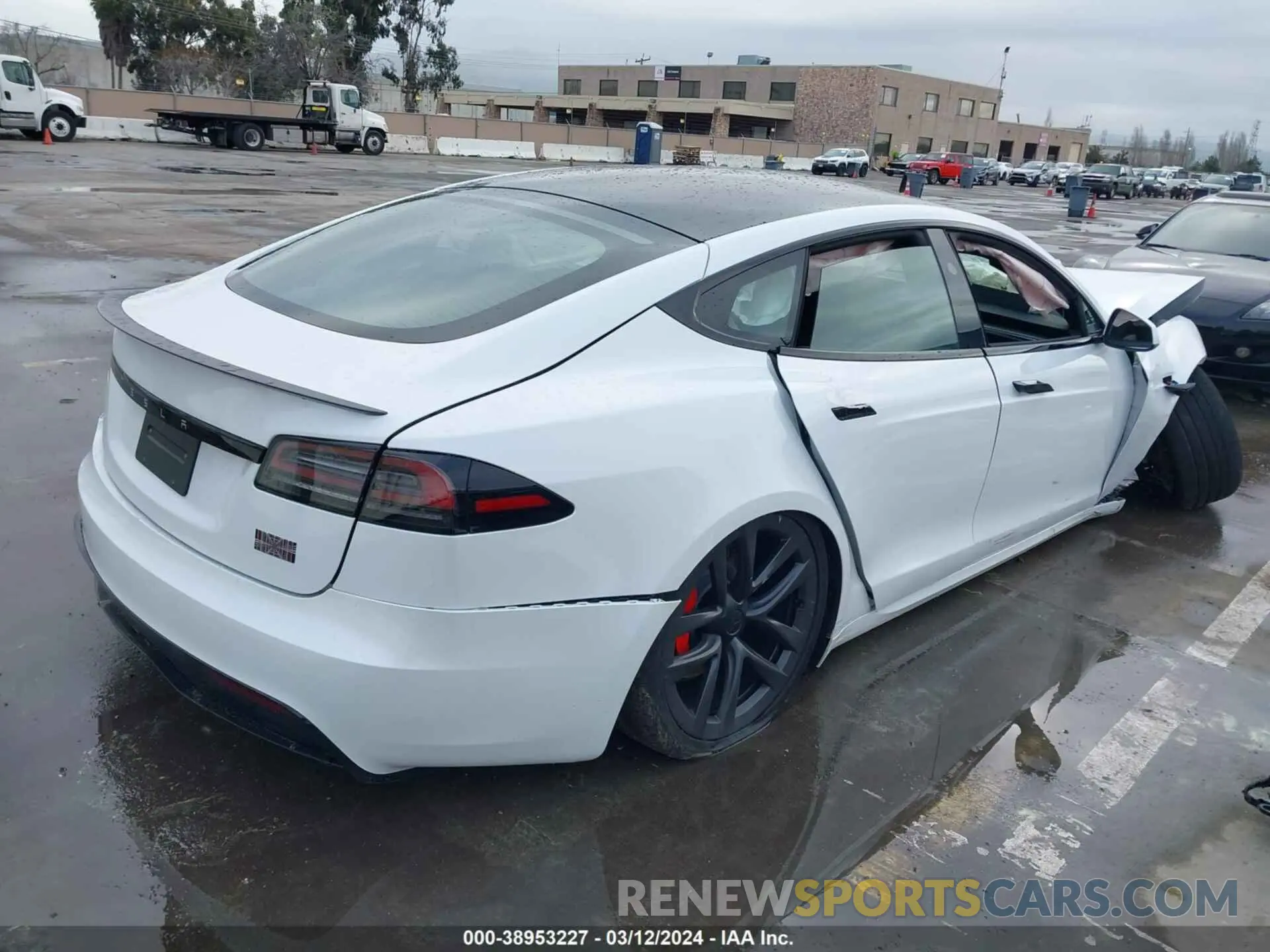 4 fotografías del automóvil dañado 5YJSA1E69PF521920 TESLA MODEL S 2023