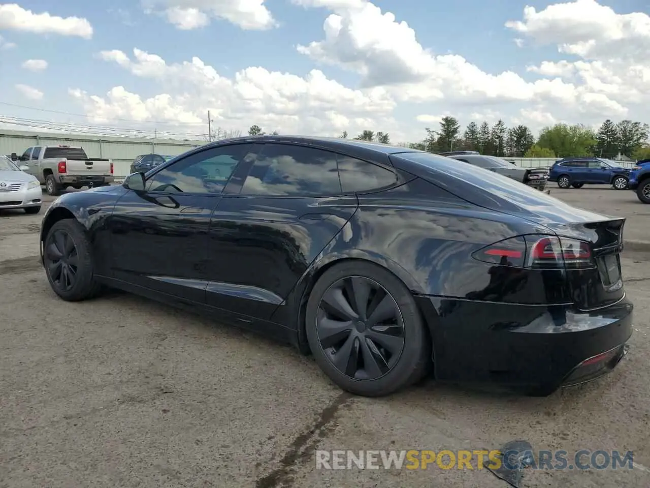 2 fotografías del automóvil dañado 5YJSA1E52RF532784 TESLA MODEL S 2024