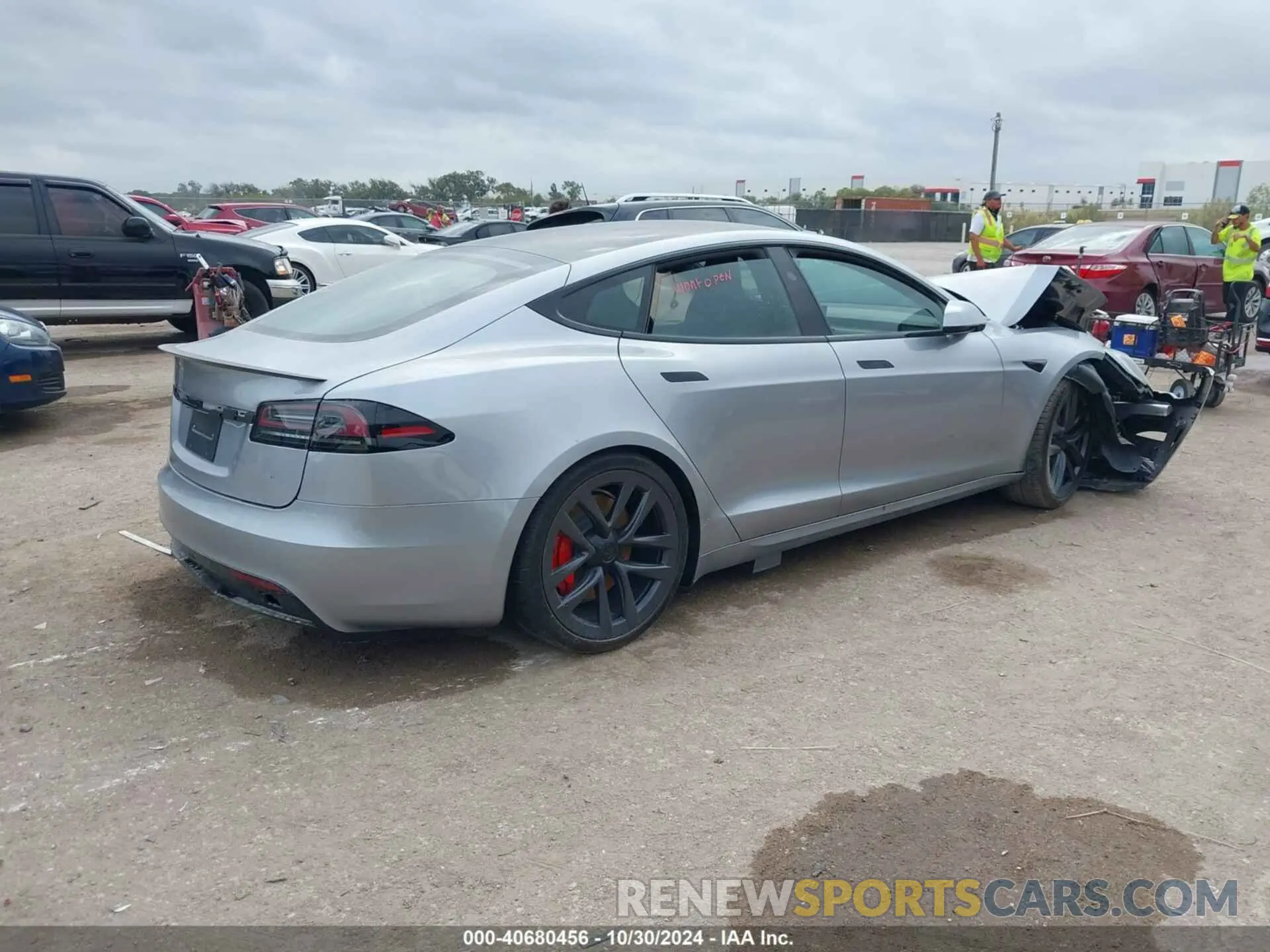 4 fotografías del automóvil dañado 5YJSA1E67RF540176 TESLA MODEL S 2024