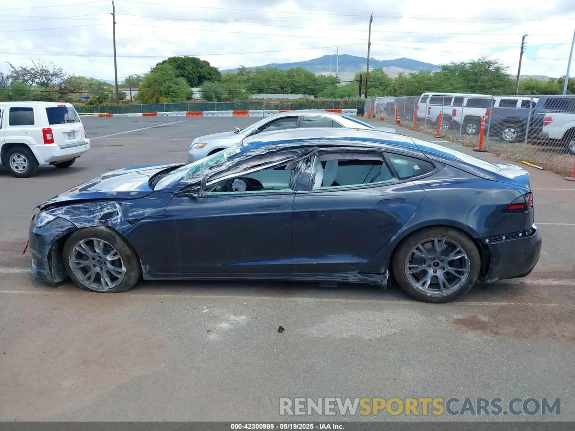 14 fotografías del automóvil dañado 5YJSA1E51SF548612 TESLA MODEL S 2025