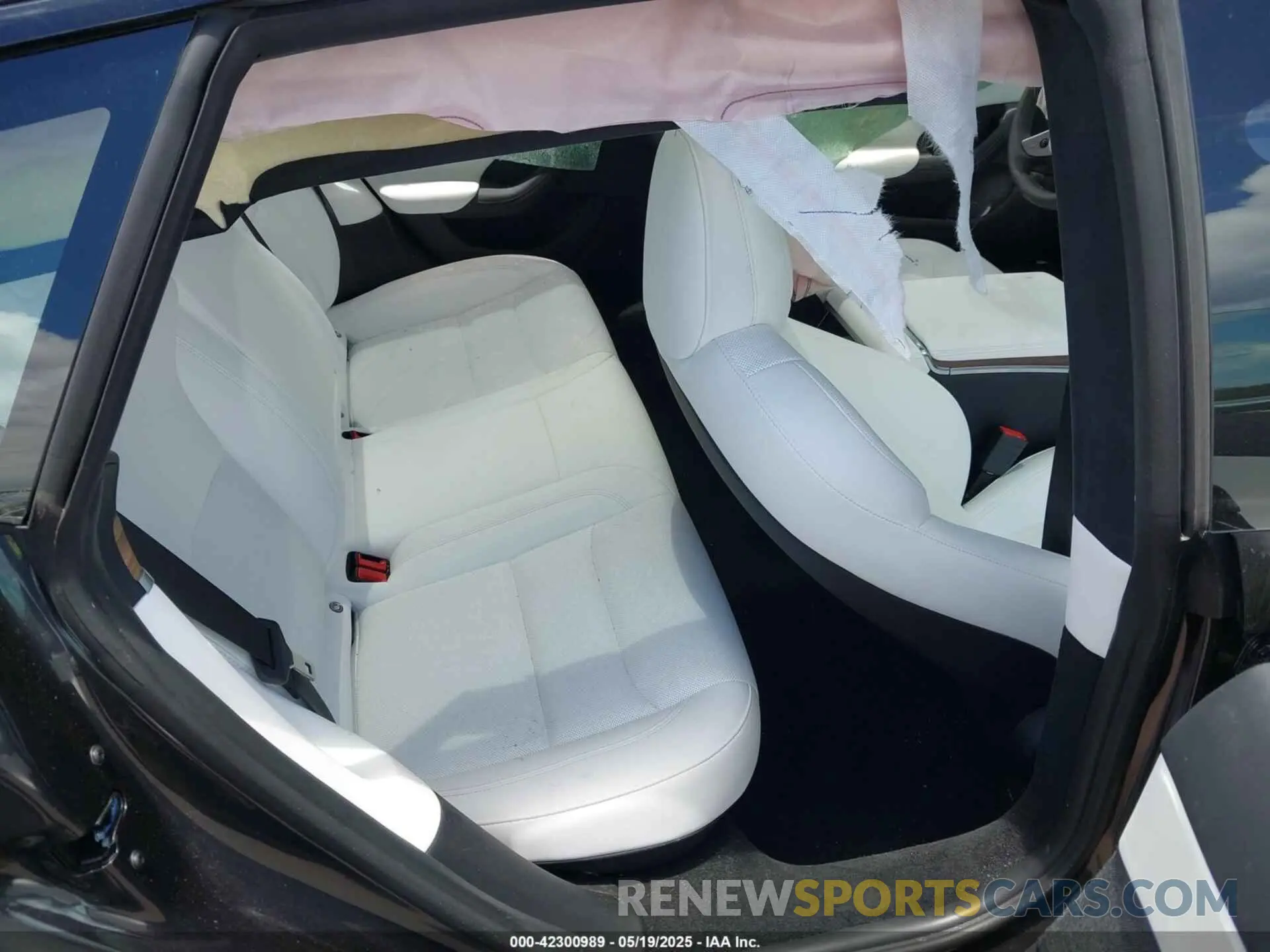 8 fotografías del automóvil dañado 5YJSA1E51SF548612 TESLA MODEL S 2025