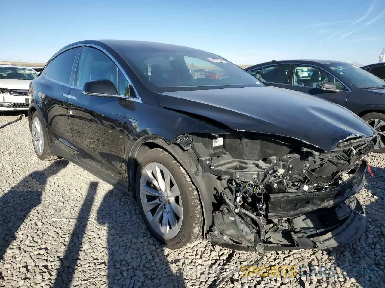 4 fotografías del automóvil dañado 5YJXCAE24KF188385 TESLA MODEL X 2019