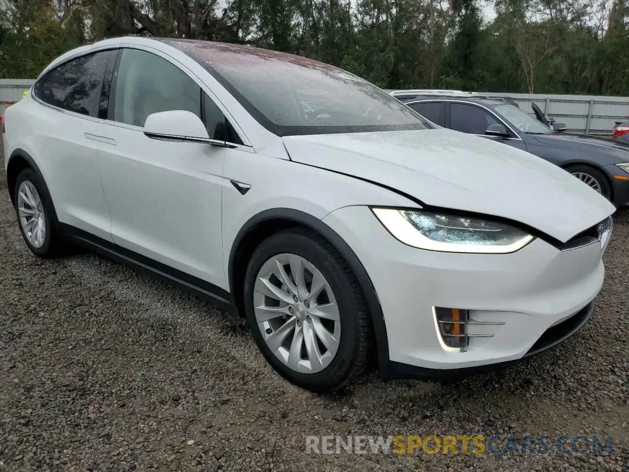 4 fotografías del automóvil dañado 5YJXCAE26KF140032 TESLA MODEL X 2019