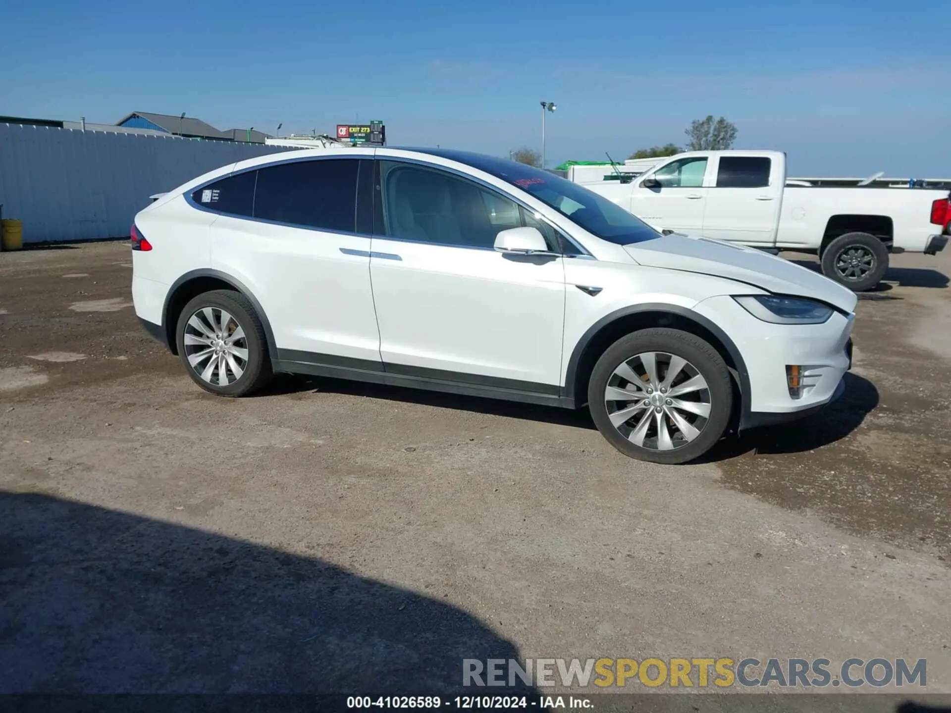 12 fotografías del automóvil dañado 5YJXCAE26KF185794 TESLA MODEL X 2019