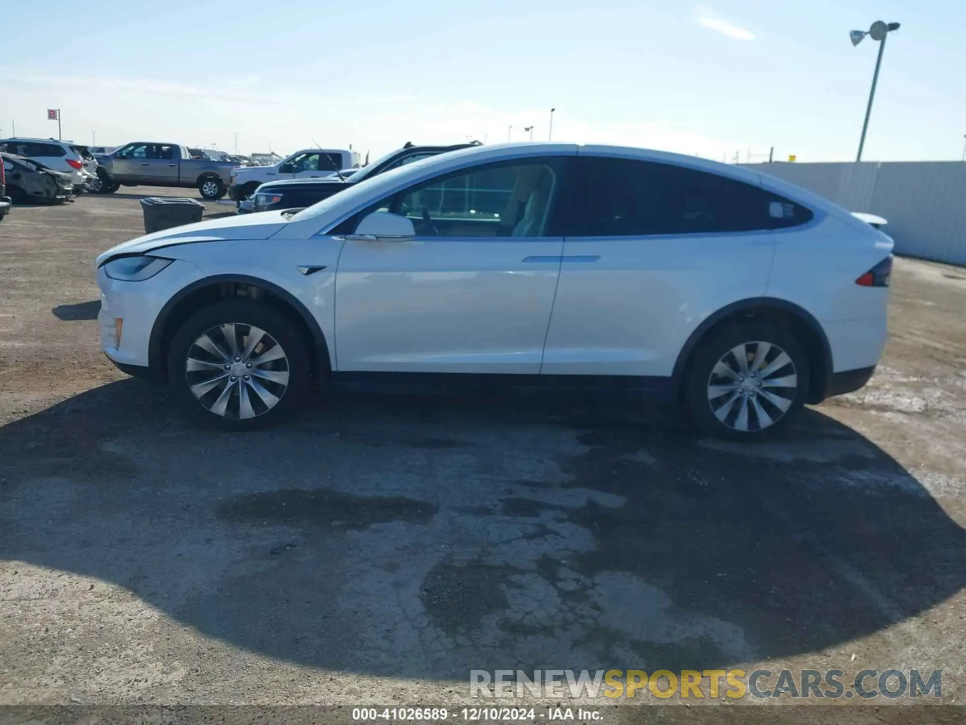 13 fotografías del automóvil dañado 5YJXCAE26KF185794 TESLA MODEL X 2019