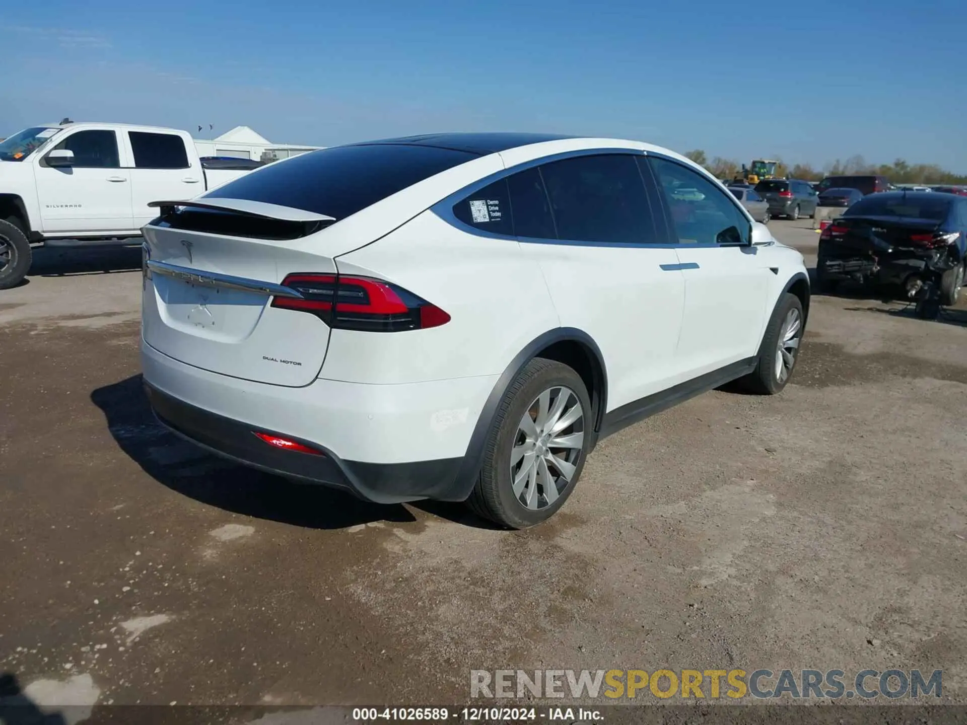 4 fotografías del automóvil dañado 5YJXCAE26KF185794 TESLA MODEL X 2019