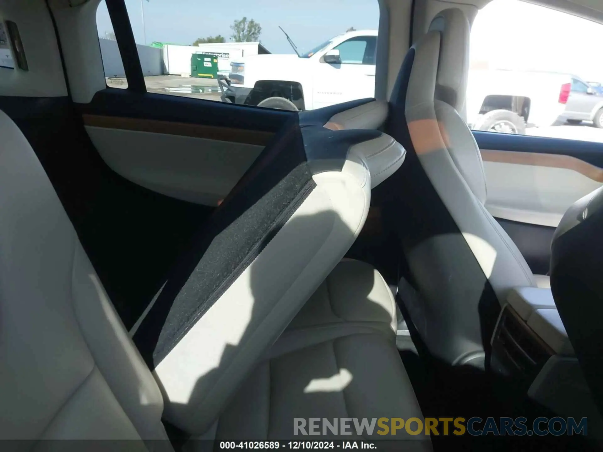 8 fotografías del automóvil dañado 5YJXCAE26KF185794 TESLA MODEL X 2019