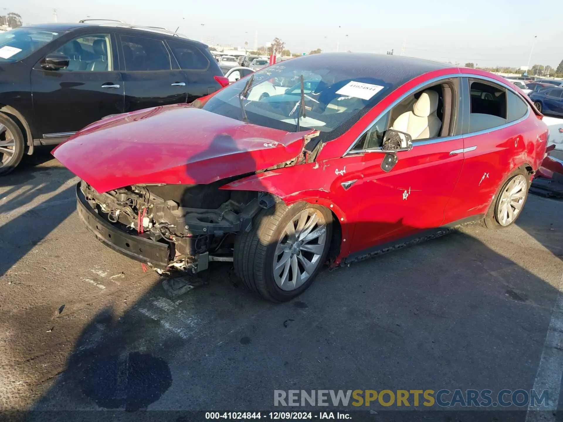 2 fotografías del automóvil dañado 5YJXCAE29KF191427 TESLA MODEL X 2019