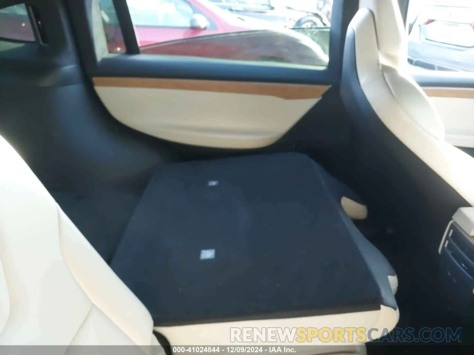 8 fotografías del automóvil dañado 5YJXCAE29KF191427 TESLA MODEL X 2019