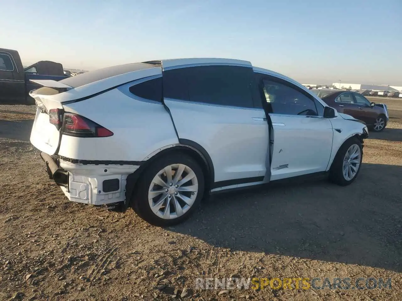 3 fotografías del automóvil dañado 5YJXCAE29KF198801 TESLA MODEL X 2019