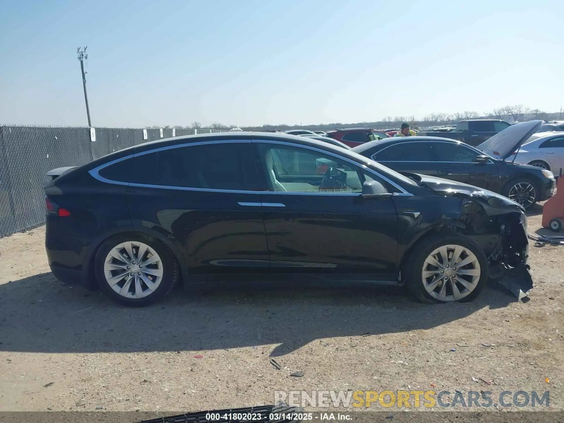 13 fotografías del automóvil dañado 5YJXCBE22KF184504 TESLA MODEL X 2019